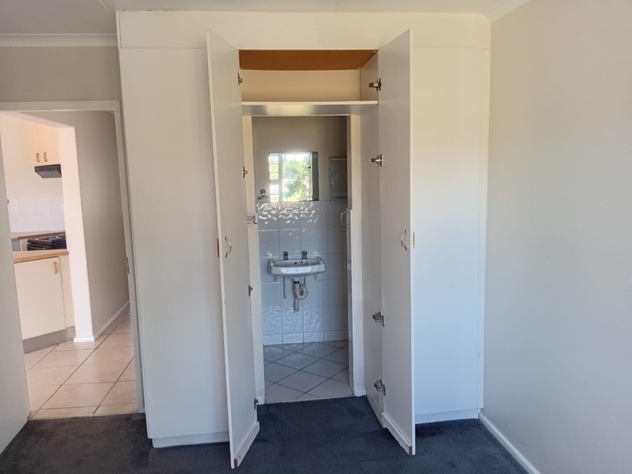 To Let 3 Bedroom Property for Rent in Selborne Eastern Cape